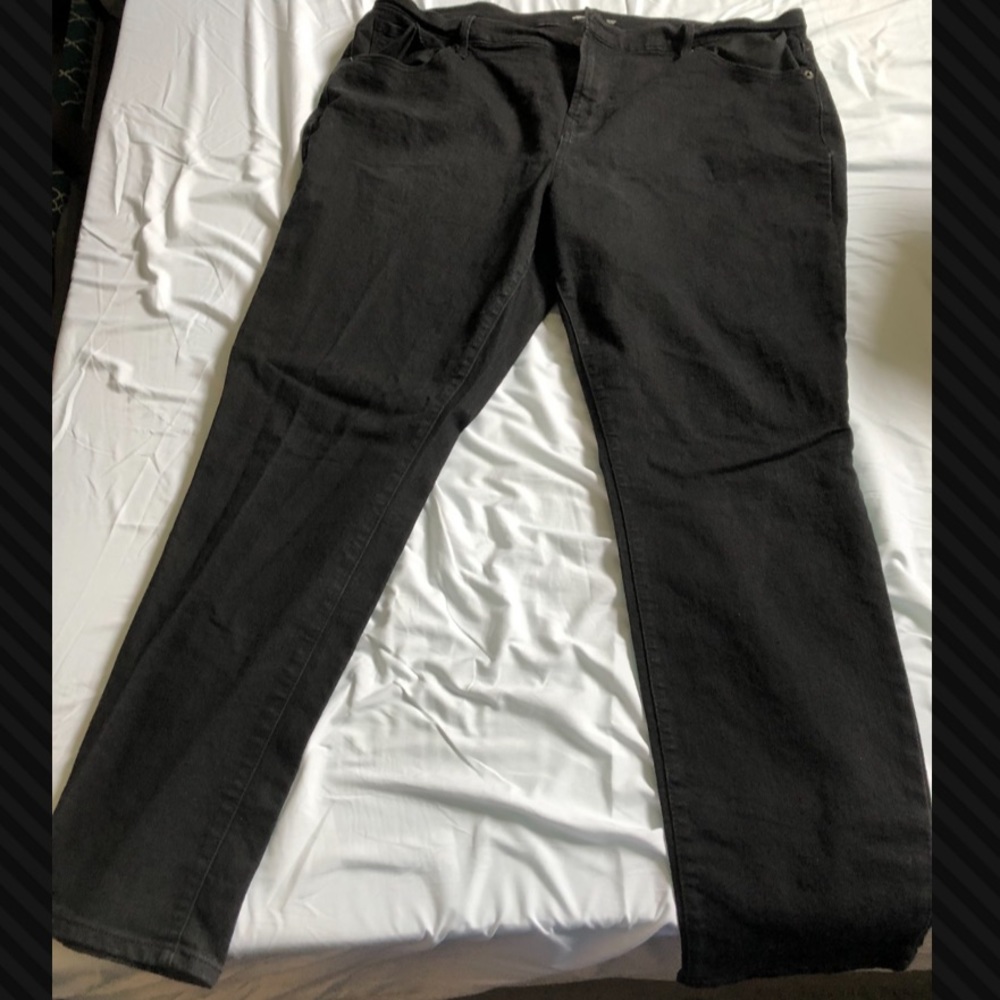 Old Navy- Curvy Skinny Jeans